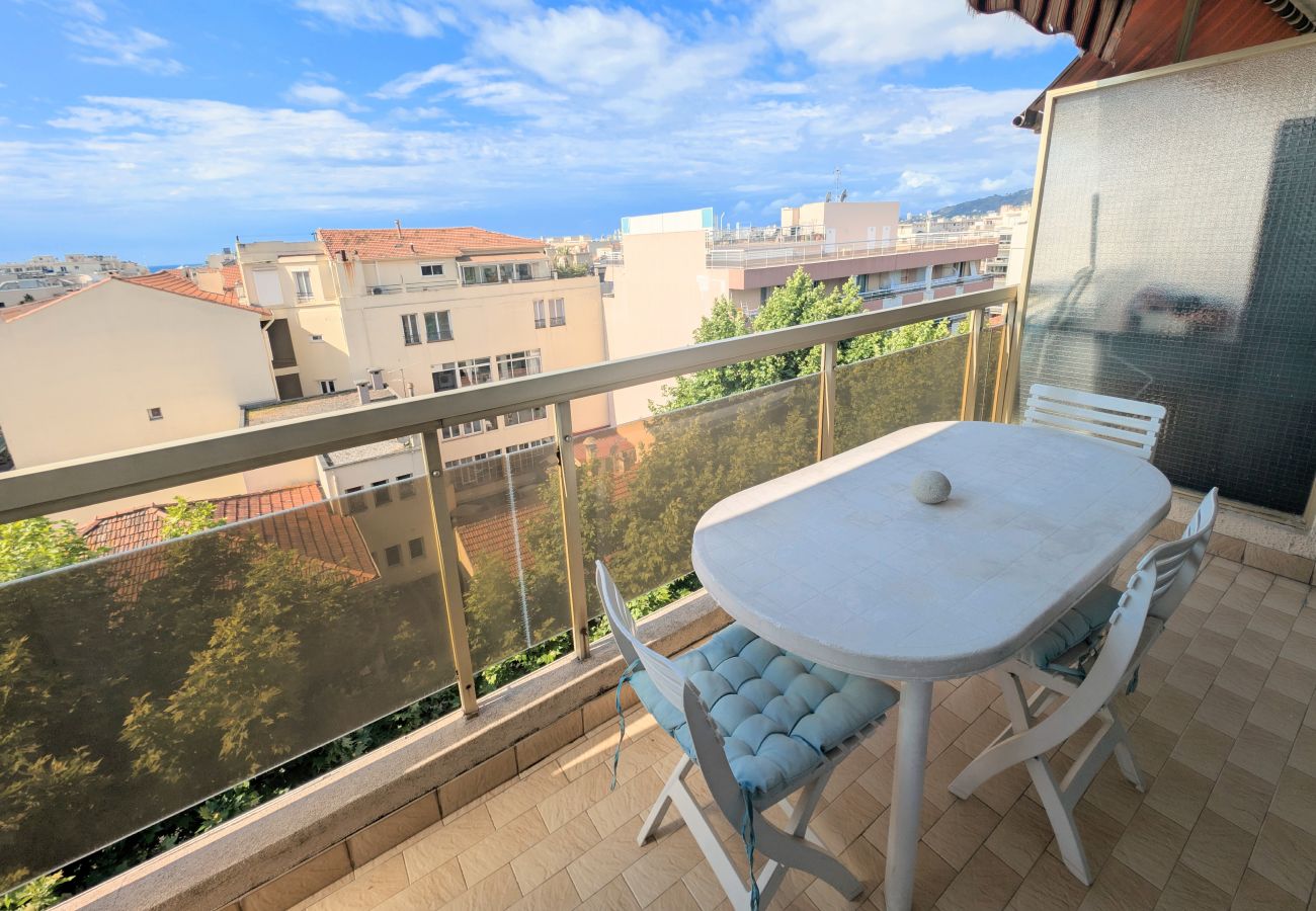 Apartment in Juan-les-Pins - Ref Poincaré by Palmes d'Or Properties