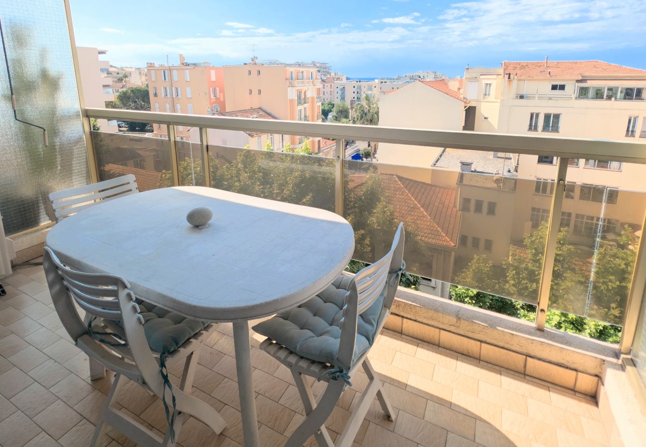 Appartement à Juan-les-Pins - Ref Poincaré by Palmes d'Or Properties